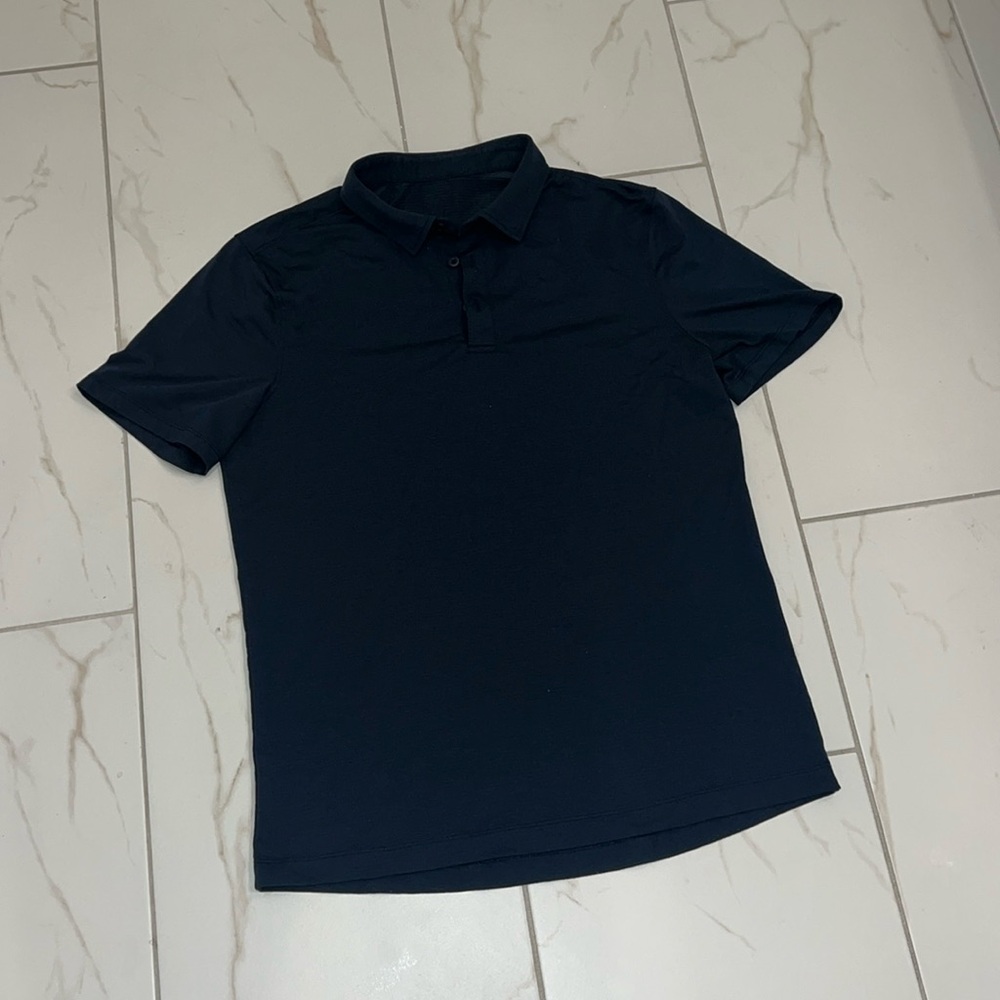 Men’s Lululemon Polo Metal Vent Size M Navy Blue
